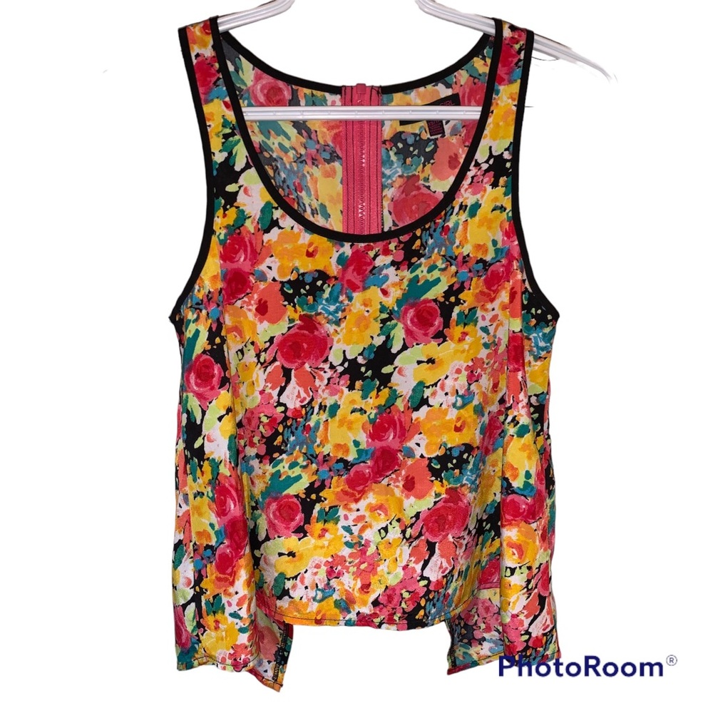 3/$10✨ NEW Material Girl Crop top Sleeveless Open back F…